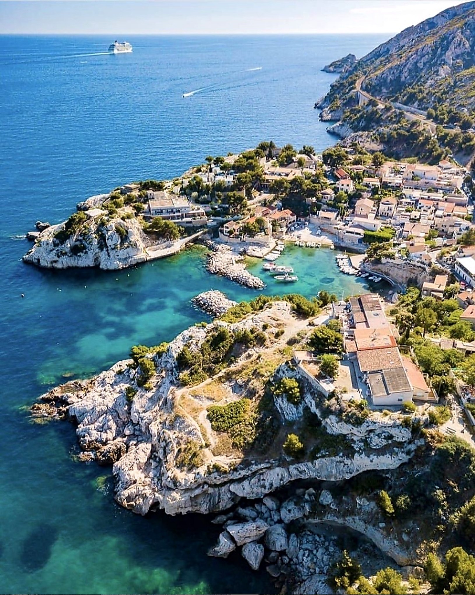 Les Goudes et la Méditerranée vus du ciel, Marseille